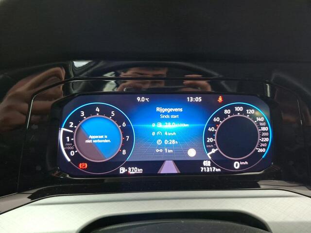 Volkswagen GOLF 1.0 TSI Life / CAMERA/ PARK. SENSOREN/ DIGITAL DASHBOARD/ ADAPT. CRUISE/ NAVI/ CLIMA