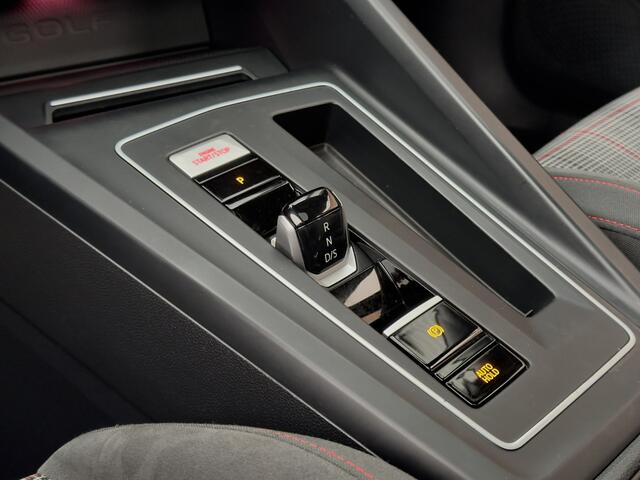 Volkswagen GOLF 2.0 TSi GTI 245PK PANODAK NAVI APPLE-CARPLAY LED 19 INCH-LMV PDC