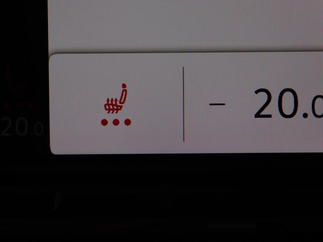 Volkswagen GOLF 1.4 eHybrid GTE | Stoelverarming | Trekhaak | Carplay | Adaptive cruise | 18'' | Sportstoelen | Navigatie | Sfeerverlichting | Climate control | Parkeerhulp | PHEV | Plug In