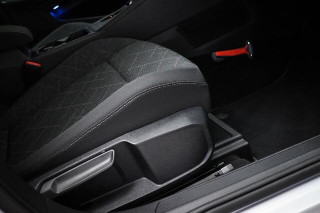 Volkswagen GOLF Variant 1.0 eTSI Life | STOELEN PACK | ERGOACTIVE | MASSAGE | DAB | TREKHAAK