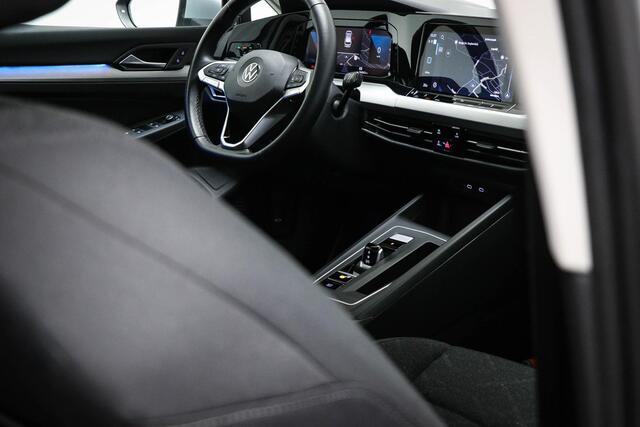 Volkswagen GOLF Variant 1.0 eTSI Life | STOELEN PACK | ERGOACTIVE | MASSAGE | DAB | TREKHAAK