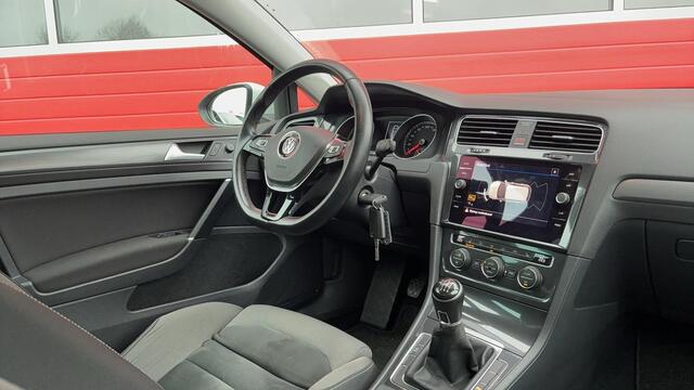 Volkswagen GOLF 1.5 TSI Comfortline Business TREKHAAK / STOELVERW / CARPLAY / ACC / DAB+ / NAVI / CLIMA / PDC / NL-AUTO