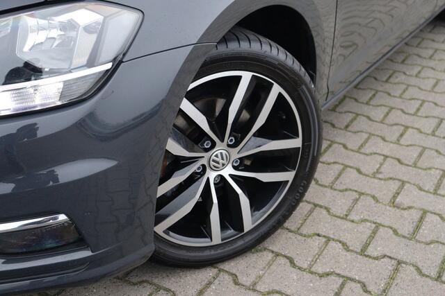 Volkswagen GOLF 1.4 TSI Highline | Pano | 17 Inch | Winter Pakket |