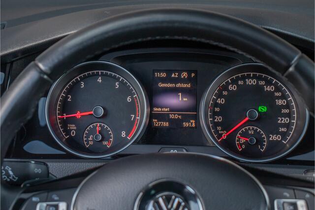 Volkswagen GOLF 1.5 TSI 150pk DSG Highline, R-Line, Carplay, Stoelverwarming, Full LED, Trekhaak, Navigatie, Adaptive Cruise, PDC.