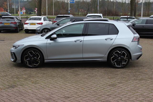 Volkswagen GOLF 1.5 eTSI R-Line Edition / Trekhaak / Panoramadak / 360Camera / Keyless / Matrix LED / 18'' / CarPlay / Stoelverwarming / DAB / ACC
