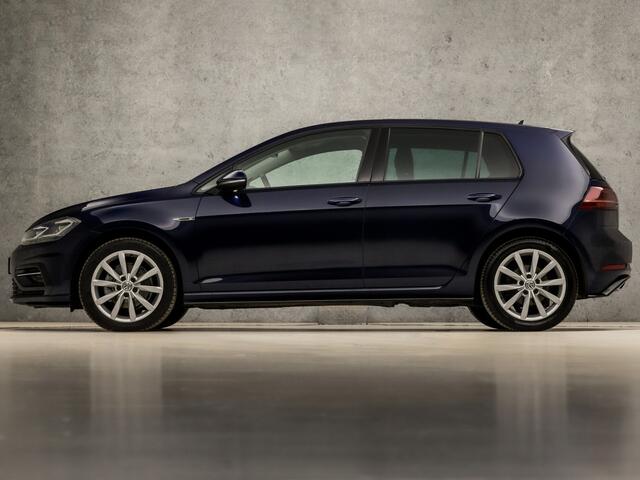 Volkswagen GOLF 1.5 TSI R-Line Sport 150Pk Automaat (APPLE CARPLAY, GROOT NAVI, CLIMATE, STOELVERWARMING, ALCANTARA, DYNAMISCHE KNIPPERLICHTEN, ADAPTIVE CRUISE, PARKEERSENSOREN, LED KOPLAMPEN, GETINT GLAS, NIEUWSTAAT)