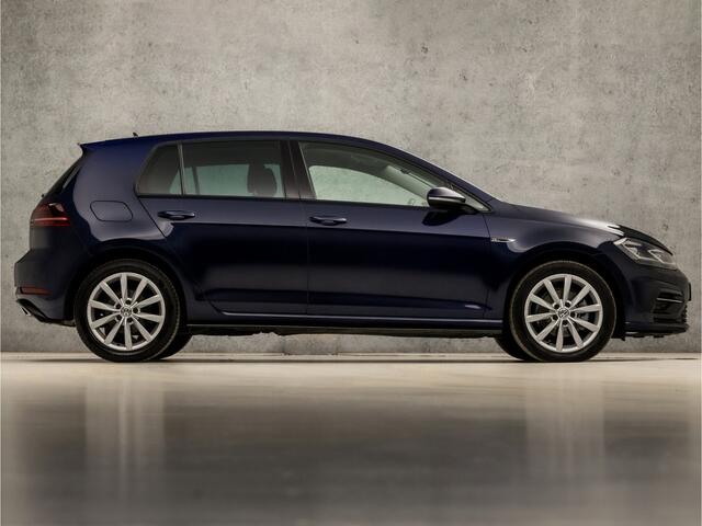 Volkswagen GOLF 1.5 TSI R-Line Sport 150Pk Automaat (APPLE CARPLAY, GROOT NAVI, CLIMATE, STOELVERWARMING, ALCANTARA, DYNAMISCHE KNIPPERLICHTEN, ADAPTIVE CRUISE, PARKEERSENSOREN, LED KOPLAMPEN, GETINT GLAS, NIEUWSTAAT)