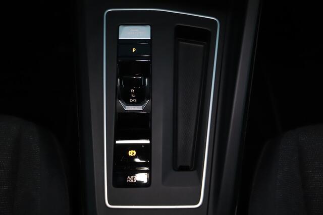 Volkswagen GOLF 1.5 eTSI Life Business 131PK DSG Automaat Sfeerverlichting Navigatie Achteruitrijcamera Clima Adaptive Cruise