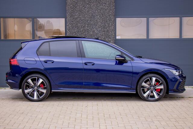 Volkswagen GOLF 1.4 eHybrid GTE | Pano | HUD | LED | IQ Lights | Carplay | Camera | Sfeer | Stuurverwarming | Stoelverwarming | ACC | Keyless | Lane Assist | Side Assist | Front Assist | 1 Eigenaar | Dealer Onderhouden | Garantie