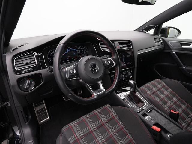 Volkswagen GOLF 2.0 TSI 245 pk DSG GTI Performance - Origineel NL | Trekhaak | Dynaudio | Adaptief sportonderstel | Navigatie Discover Pro | Achteruitrijcamera