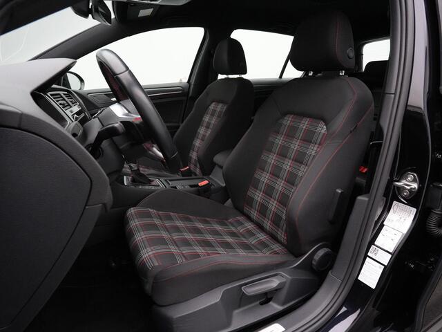 Volkswagen GOLF 2.0 TSI 245 pk DSG GTI Performance - Origineel NL | Trekhaak | Dynaudio | Adaptief sportonderstel | Navigatie Discover Pro | Achteruitrijcamera