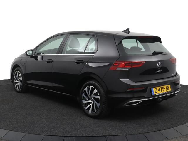 Volkswagen GOLF 1.4 eHybrid Style - Adaptive Cruise - Stoel/Stuurverwarming - DAB - Navigatie - Apple Carplay/Android Auto - Trekhaak 12 maanden Bovag Garantie