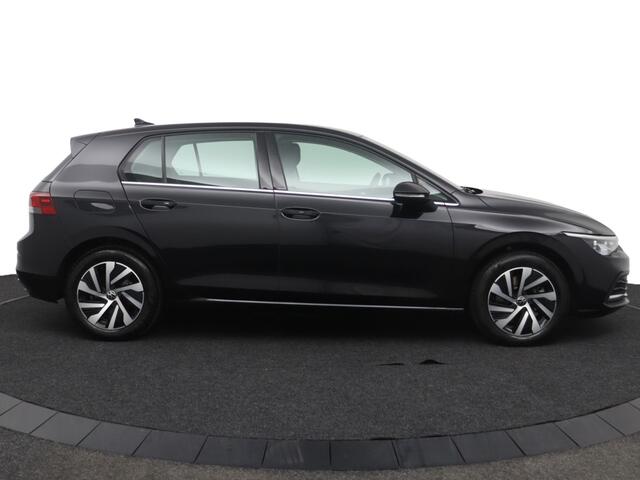 Volkswagen GOLF 1.4 eHybrid Style - Adaptive Cruise - Stoel/Stuurverwarming - DAB - Navigatie - Apple Carplay/Android Auto - Trekhaak 12 maanden Bovag Garantie
