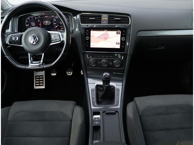 Volkswagen GOLF 1.0 TSI Highline R-line | Panoramadak | Camera | Virtual | LED