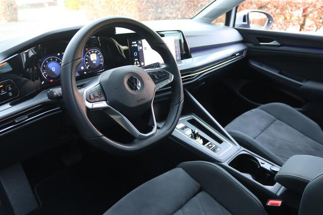 Volkswagen GOLF 1.5 eTSI 150pk DSG Style LED+/Keyless/Camera/Elek. stoel+mem/ACC/Dodehoek/17"