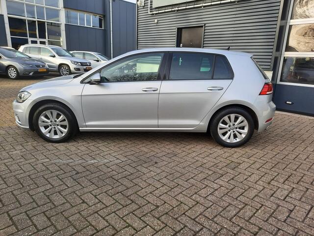Volkswagen GOLF 1.0 TSI Comfortline. Navigatie PDC App. Carplay.