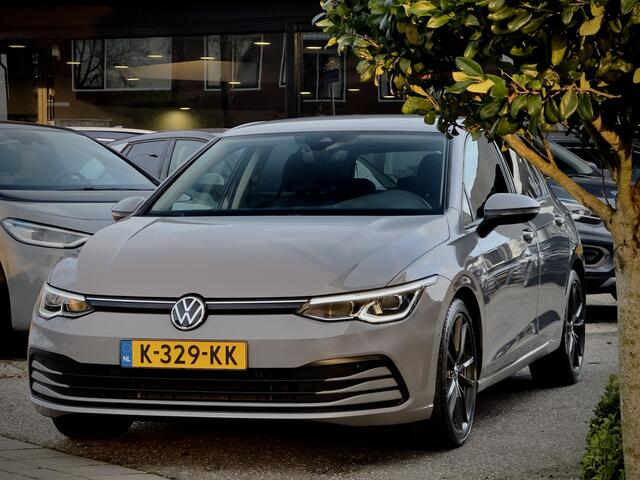 Volkswagen GOLF 1.5 TSI ACTIE! BETAAL NU 50% 9950 50/50 DEAL DE REST IN 2JR RENTEVRIJ FINANCIEREN.