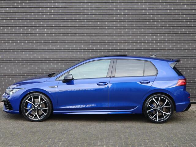 Volkswagen GOLF 2.0 TSI R 4Motion | DCC | H&K | 100% Historie | / Panoramadak / LED / 19 Inch / Head-Up Display / Sportstoelen / Stoelverwarming / Stuurwiel Verwarmd / Dodehoek Detectie