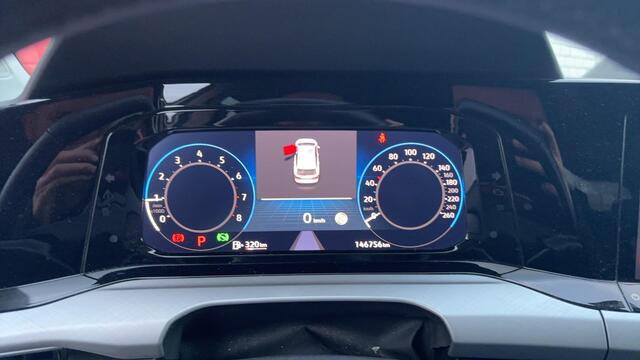 Volkswagen GOLF Variant 1.5 eTSI Life Business AUTOMAAT / TREKHAAK / FULL LED / CARPLAY / STOELVERW / STUURVERW / NAVI / ACC / NL-AUTO