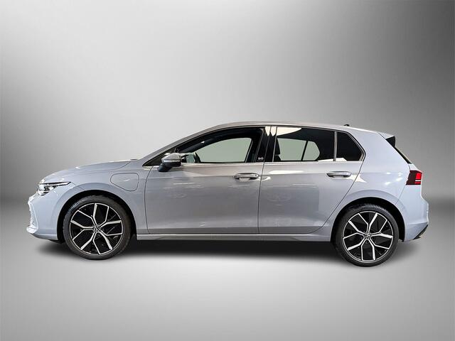 Volkswagen GOLF 1.5 eHybrid 50 Edition ErgoActive bestuurdersstoel | Adaptive Cruise Control | Velgen 'Leeds', 18 inch