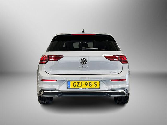 Volkswagen GOLF 1.5 eHybrid 50 Edition ErgoActive bestuurdersstoel | Adaptive Cruise Control | Velgen 'Leeds', 18 inch