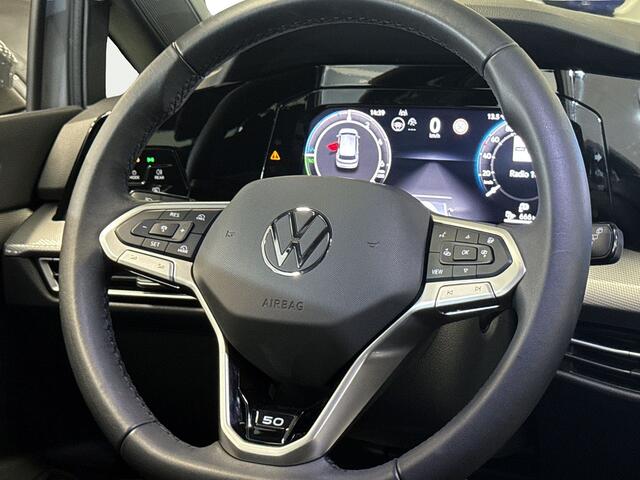 Volkswagen GOLF 1.5 eHybrid 50 Edition ErgoActive bestuurdersstoel | Adaptive Cruise Control | Velgen 'Leeds', 18 inch