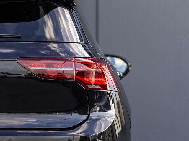 Volkswagen GOLF 1.4 eHybrid GTE volledig akrapovic. sport pakket.