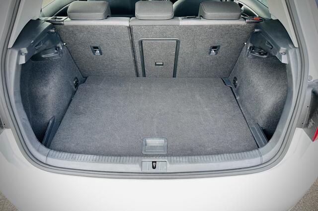 Volkswagen GOLF 1.4 TSI Comfortline / APPLE + ANDROID / CLIMA / PDC / CRUISE