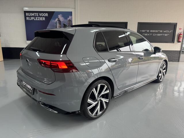 Volkswagen GOLF 1.5 eTSI R-Line Aut. Pano Camera Carplay