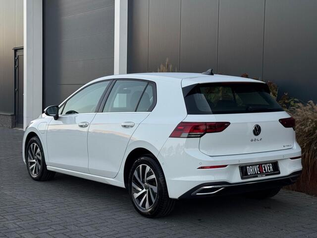 Volkswagen GOLF 1.4 eHybrid M22 SFEER NAVI CAMERA PDC IQ LIGHT LED