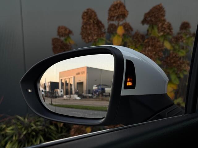 Volkswagen GOLF 1.4 eHybrid M22 SFEER NAVI CAMERA PDC IQ LIGHT LED