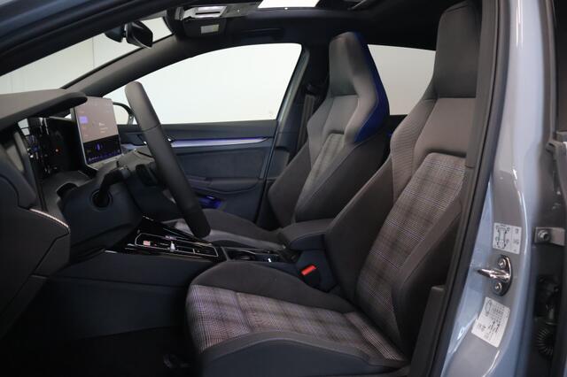 Volkswagen GOLF 1.5 eHybrid GTE 272pk | Panoramadak | Matrix | Trekhaak elektr.