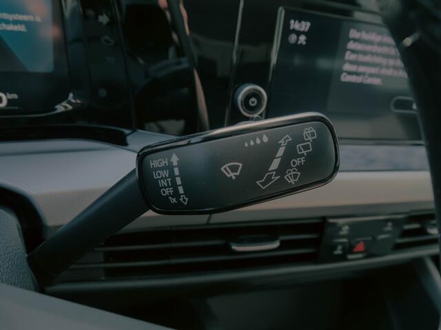 Volkswagen GOLF 1.0 TSI Golf 5 Drs. Apple Carplay NL Auto.