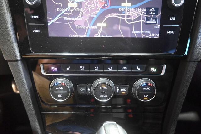 Volkswagen GOLF 2.0 TSI GTI Performance trekhaak digital cockpit