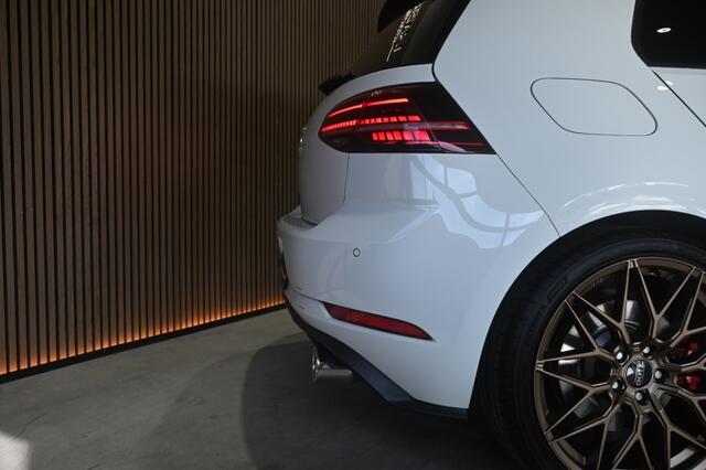 Volkswagen GOLF 2.0 TSI GTI Performance trekhaak digital cockpit