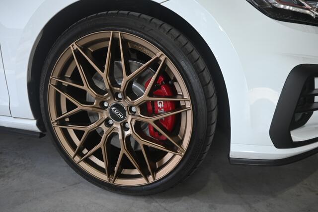 Volkswagen GOLF 2.0 TSI GTI Performance trekhaak digital cockpit