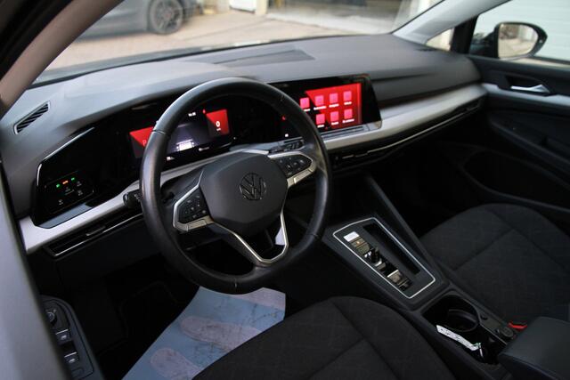 Volkswagen GOLF 1.0 eTSI Life Business