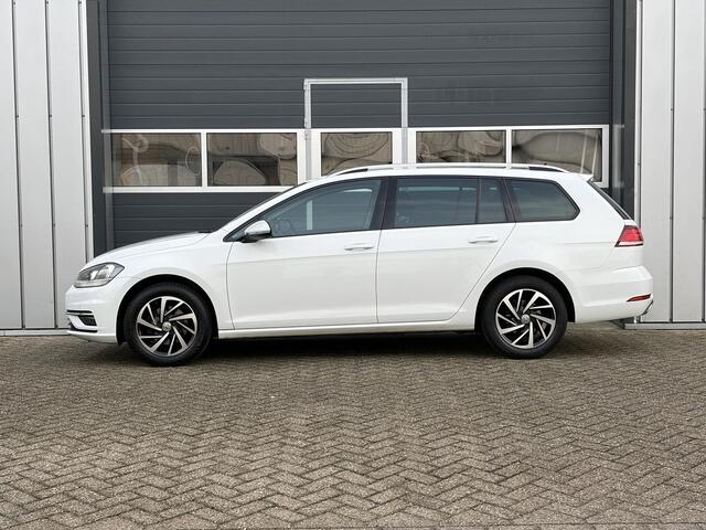 Volkswagen GOLF Variant 1.0 TSI Highline | Parkeer sensoren | Stoel verwarming | Clima | Navi |