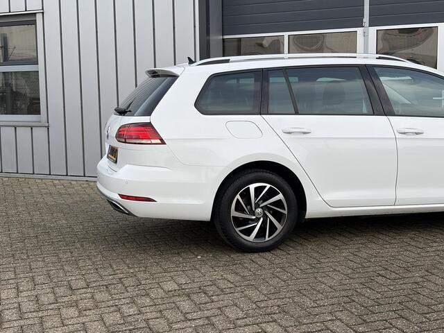 Volkswagen GOLF Variant 1.0 TSI Highline | Parkeer sensoren | Stoel verwarming | Clima | Navi |
