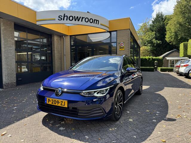 Volkswagen GOLF 1.5 eTSI Style Automaat PanoSchuifdak Navi Carplay