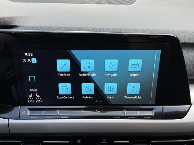 Volkswagen GOLF 1.5 eTSI Style Automaat PanoSchuifdak Navi Carplay