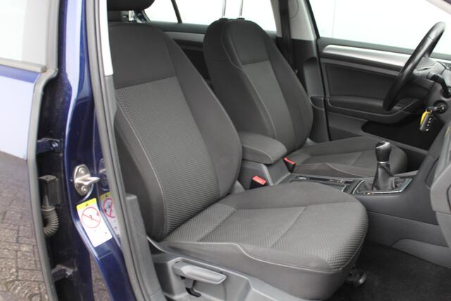 Volkswagen GOLF 1.0-86pk TSI Trendline. Trekhaak, Achteruitrijcamera, Pdc, Navi, Cruise,