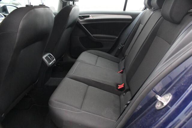 Volkswagen GOLF 1.0-86pk TSI Trendline. Trekhaak, Achteruitrijcamera, Pdc, Navi, Cruise,