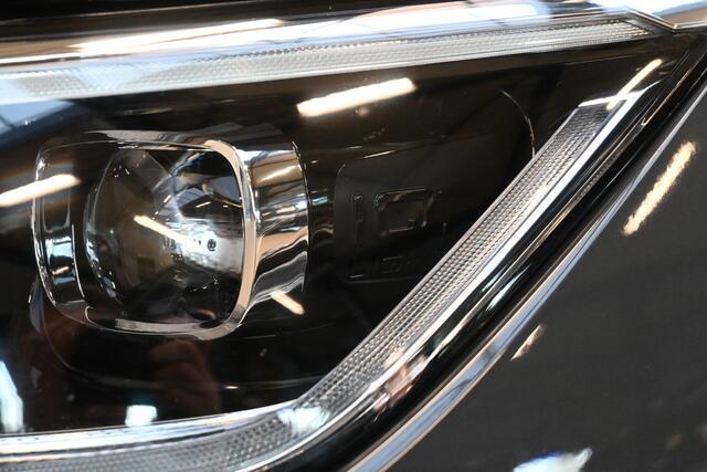 Volkswagen GOLF 1.5 TSI 130pk Style | NL-auto | IQ. Light | Camera | Elek. stoel + memory | 100% (Dealer) onderhouden label