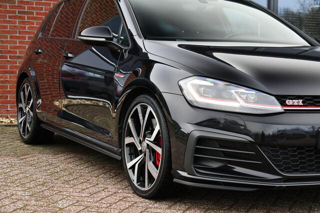 Volkswagen GOLF 2.0 TSI GTI Performance Pano ACC 19inch Keyless Alcantara