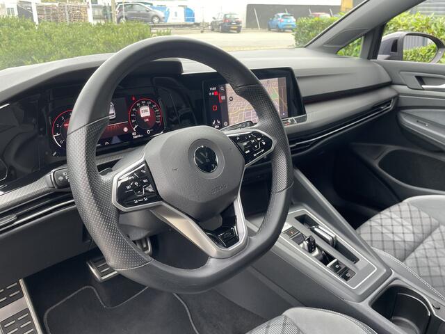 Volkswagen GOLF 8 1.5 eTSI 150pk DSG / Aut. R-Line Panoramadak Camera 19" Estoril 65dkm!!