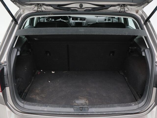 Volkswagen GOLF 1.0 TSi Edition 115 Pk | Trekhaak | CarPlay | Cruise Control | Airco | Leder Stuurwiel | 15 Inch | 98.526 Km