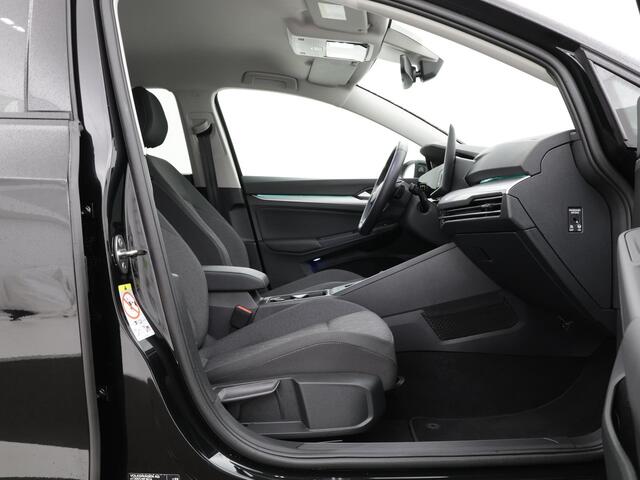 Volkswagen GOLF 1.5 204pk DSG eHybrid Life Edition · Camera · Keyless · Parkeer Assistent · P-Sensoren · Sfeerverlichting · 18'' Inch · Garantie t/m 27-05-2029 of 100.000km