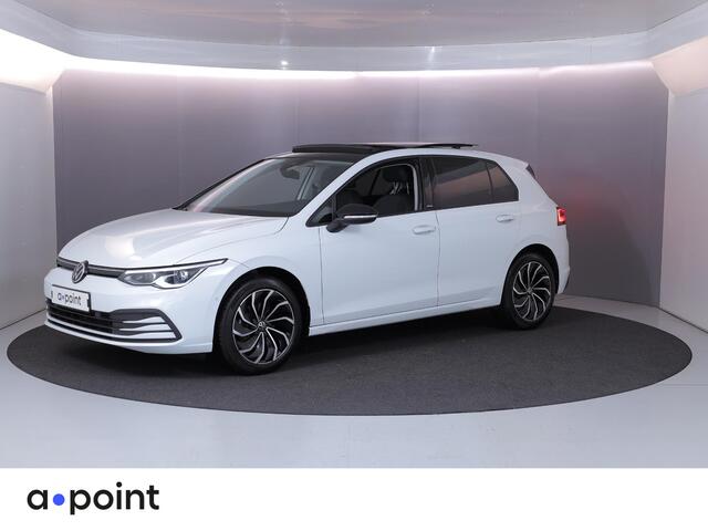 Volkswagen GOLF 1.5 eTSI Life United 150 pk Automaat (DSG) | Navigatie | Panoramadak | Parkeersensoren (Park assist) | Matrix LED koplampen | Stoelverwarming |