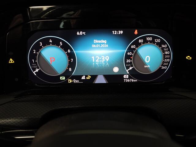 Volkswagen GOLF 1.5 eTSI Life United 150 pk Automaat (DSG) | Navigatie | Panoramadak | Parkeersensoren (Park assist) | Matrix LED koplampen | Stoelverwarming |